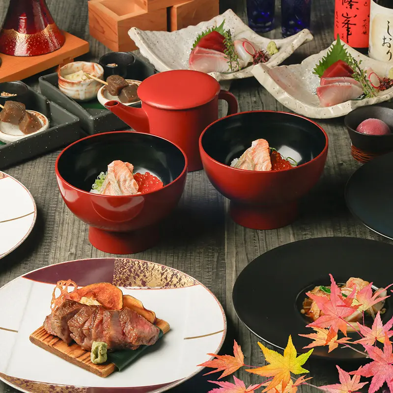 【秋の豪華会席】飲み放題120分★<br>厳選和牛のステーキメインや<br>ふっくら金目鯛・<br>秋鮭といくらの親子丼など<br>贅沢秋食材の会席<br>8,500円(税込)