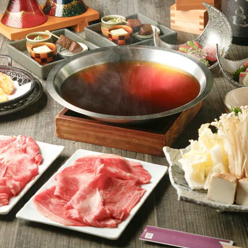 忘年会プレミアム【豪華冬の会席】<br>団体様個室確約飲み放題プラン★<br>厳選和牛すき焼き<br>しゃぶしゃぶ鍋会席登場！★<br>漁港直送の新鮮お造りも自慢★<br>10,000円(税込)