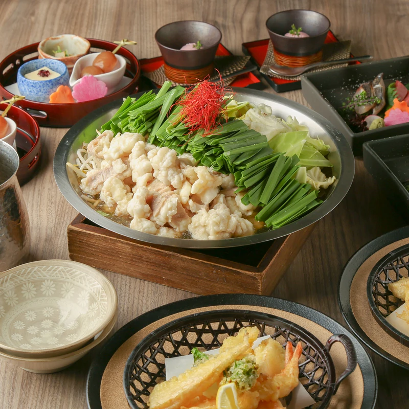 【春の会席】<br>飲み放題付きプラン★<br>厳選鮮魚と選べる<br>「博多もつ鍋」大満足コース★<br>7,500円(税込)