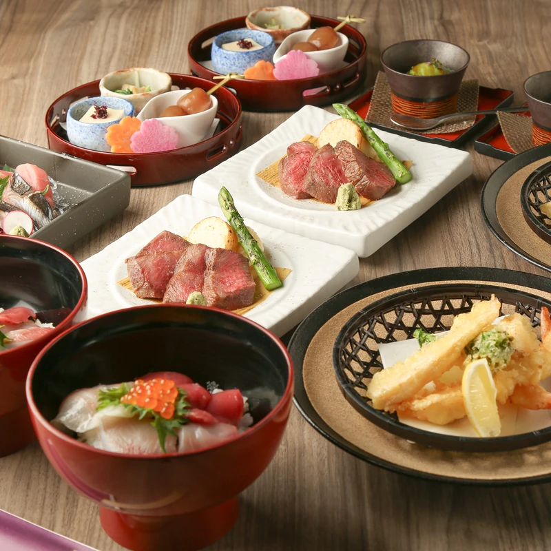 【豪華春の会席】<br>飲み放題付きプラン★<br>厳選和牛ステーキと<br>海鮮ばらちらしを味わう<br>贅沢プラン★<br>8,500円(税込)