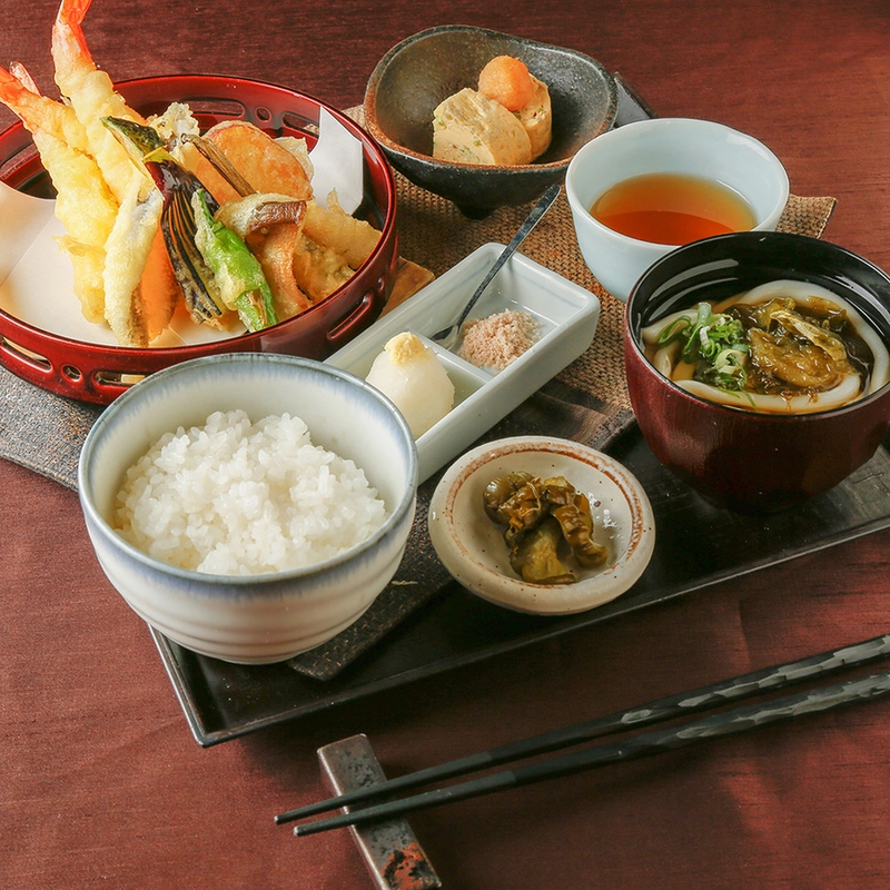NEW【土日祝限定】当日選べるランチ御膳<br>温かいお茶とデザート付きの贅沢プラン<br>2,500円（税込）